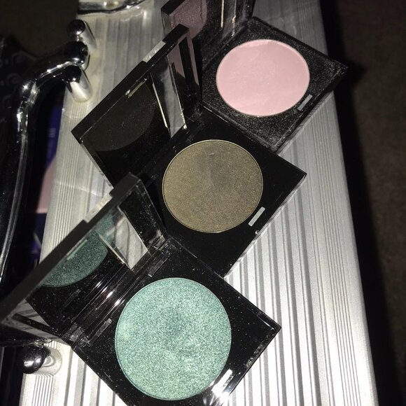BUNDLE Three makeup forever eyeshadows BUNDLE - Picture 1 of 6